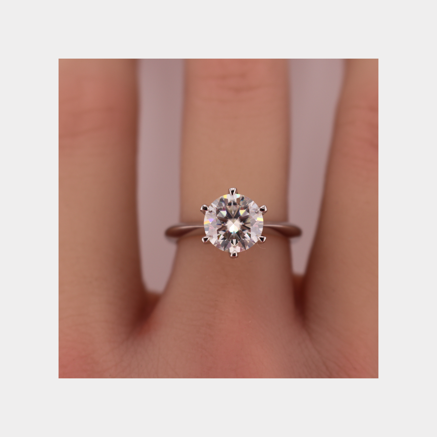 Classic Style Moissanite Ring